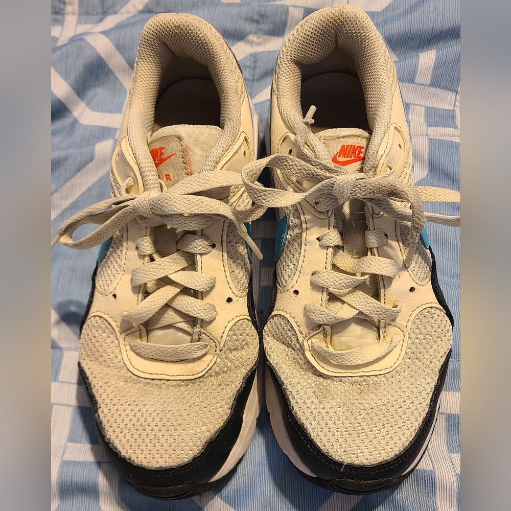 Nike Women's Athletic Shoes -Air Max 2, Black, White, and Blue - Picture 3 of 7